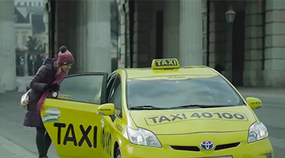 Žltá Toyota Taxi